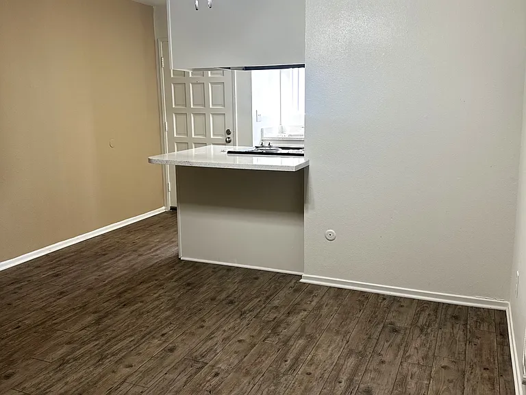 Garden View Apartments — Photo 42