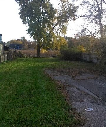 2nd image of 812 Sheridan Dr Lot 4