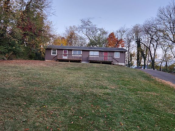 2nd image of 4449 Pennsylvania Ave NE