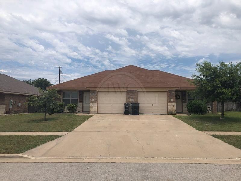 1st image of 1303 Cinch Dr #B