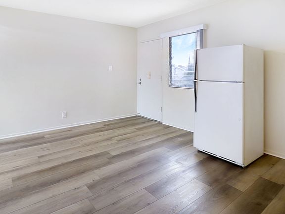 4th image of 5323 S Centinela Ave APT 3