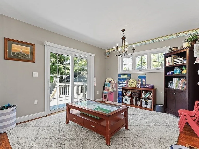 214 Shaw St — Photo 18