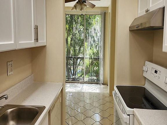 2nd image of 3660 Inverrary Drive #3L