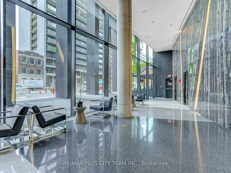 125 Peter St #607 — Photo 2