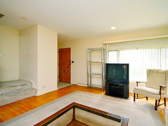 4th image of 4855 Carol St #A