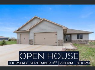 26164 Reed Ct, Canistota, SD 57012