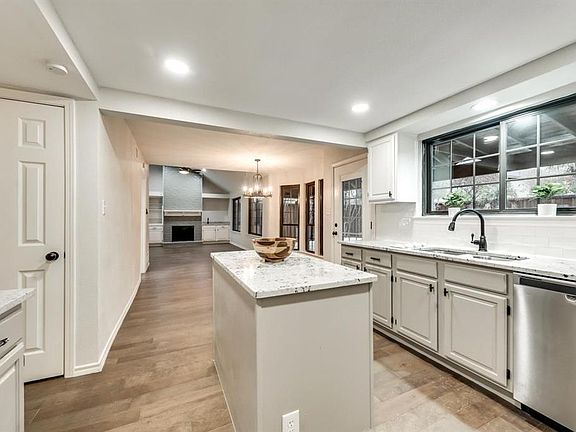 5th image of 2200 Bentley Dr