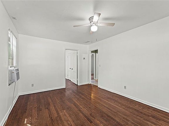 4th image of 8632 Hayes St