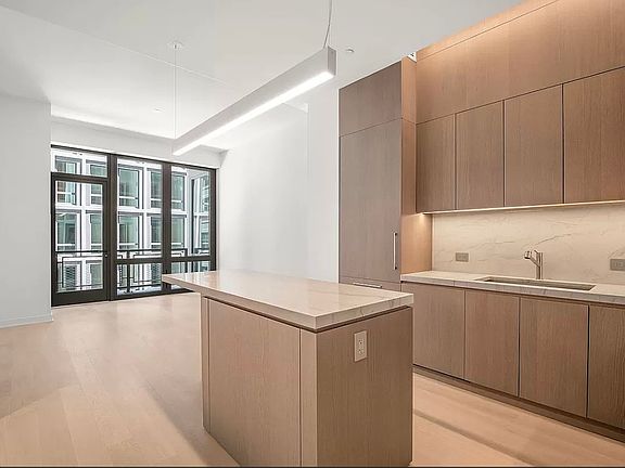 3rd image of 77 Charlton St #S8f