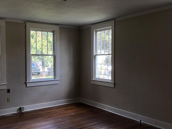 LIVING ROOM FRESH PAINT