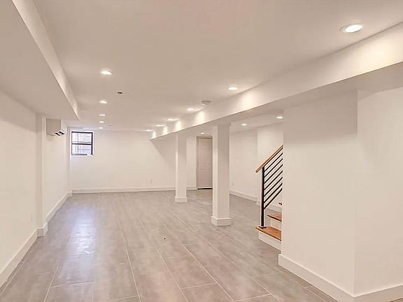 5th image of 1405 Hancock St #1G