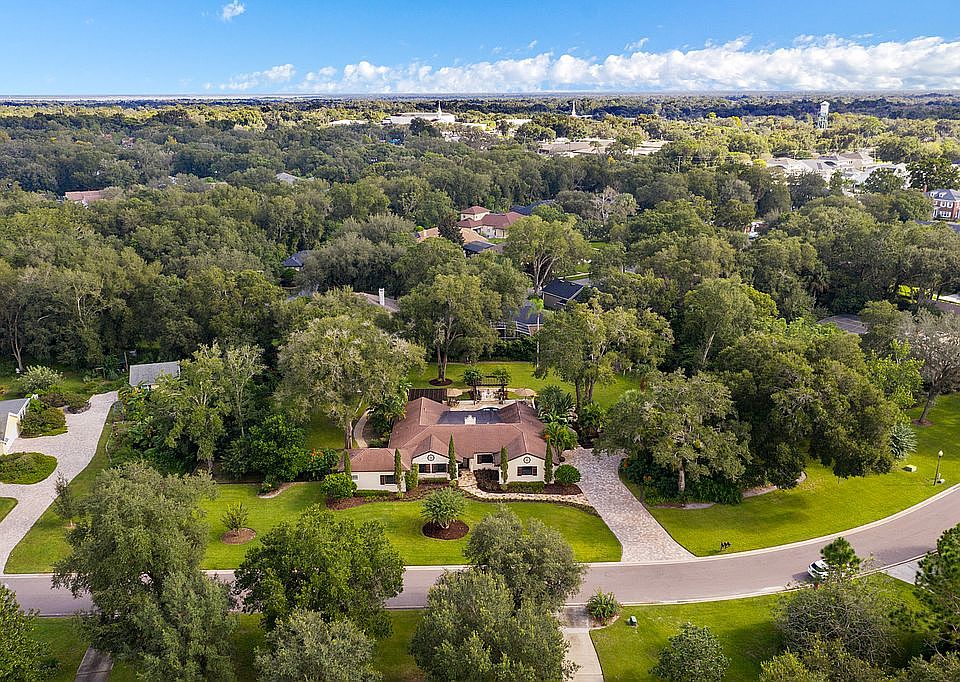 1st image of 383 Hillcrest Dr