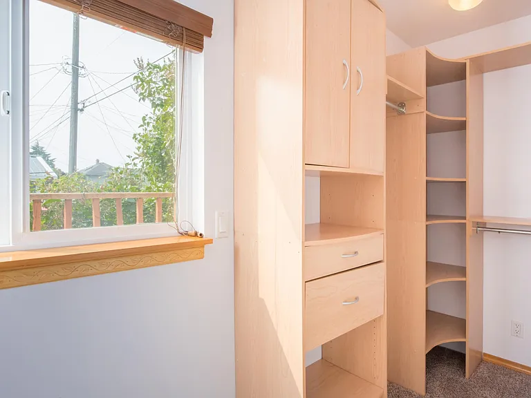 5213 41st Ave SW — Photo 8