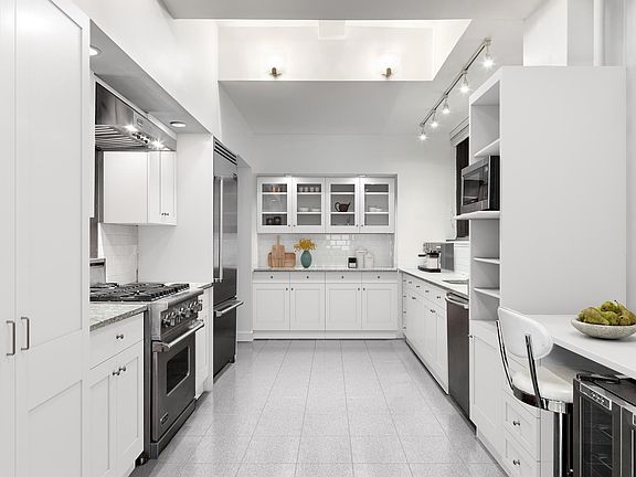 5th image of 25 Ann St APT 6