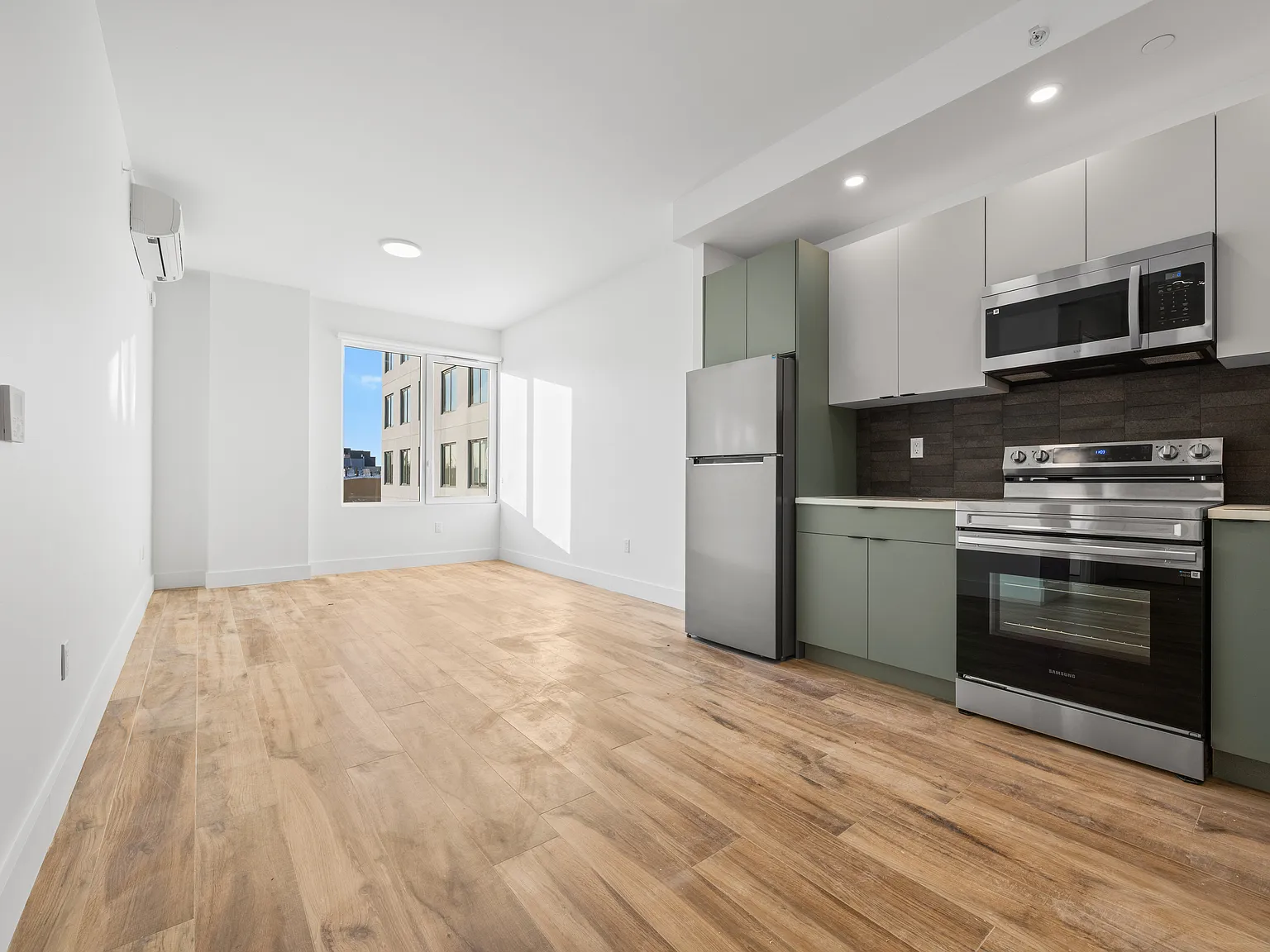 2258 Fulton St — Photo 1