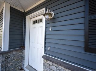 2801 State St #4, Hamden, CT 06517