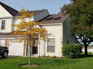 121 N Oltendorf Rd, Streamwood, IL 60107