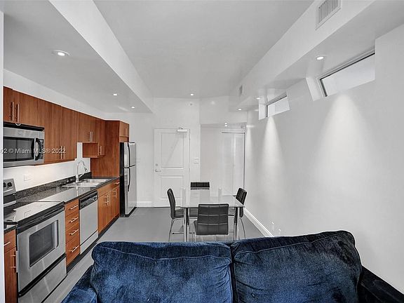 2nd image of 111 E Flagler St APT 906