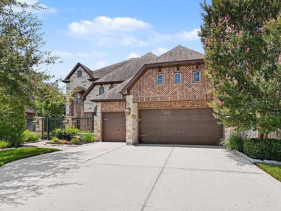 2nd image of 2807 Alan Lake Ln