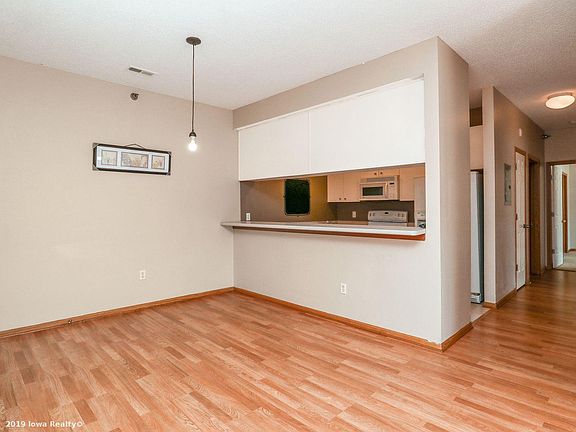 3rd image of 1720 SE La Grant Pkwy APT 5