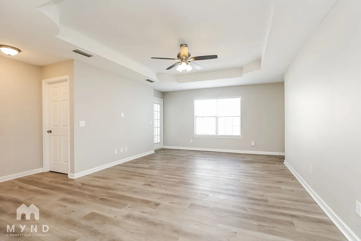 Building Photo - 526 Freedom Ct