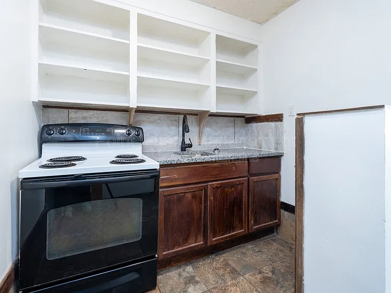 423 N Emporia Ave #5 — Photo 9