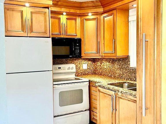 4th image of 112 Newton Rd