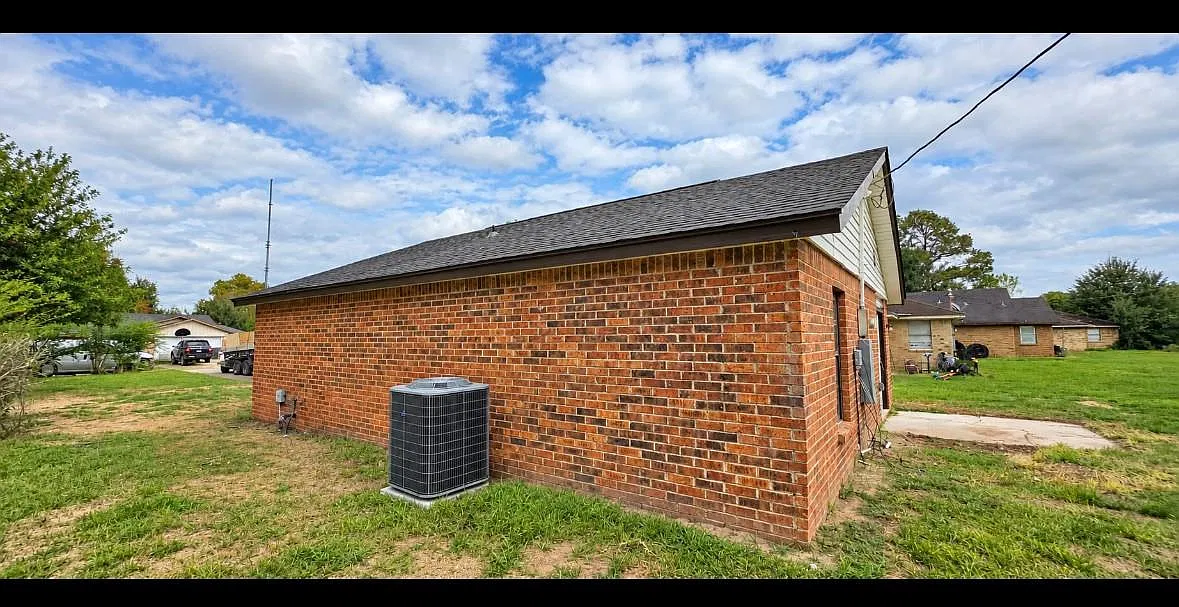 4 bed, 1.0 bath, 1273 sqft, $1,650 — Photo 3