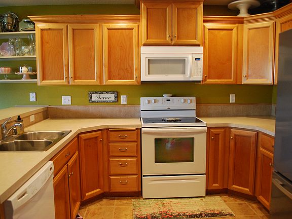 3rd image of 10904 NE 88th St
