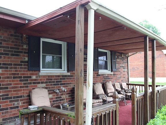 5th image of 2445 Woodhill Dr