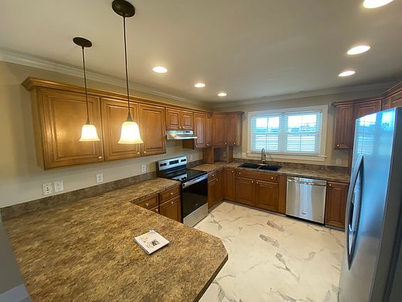 4th image of 3176 N Carolina Dr #903