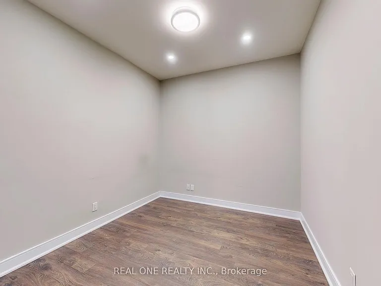 150 Main St W #613 — Photo 18