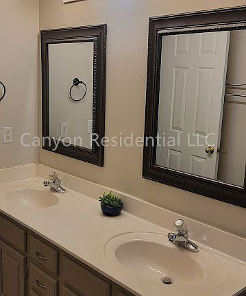 4th image of 2127 Morris Hill Rd