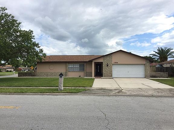3rd image of 1704 Cornett Pl