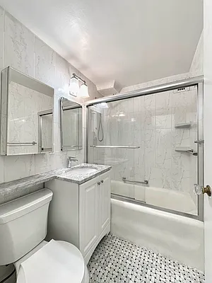 Rented by Compass | media 21