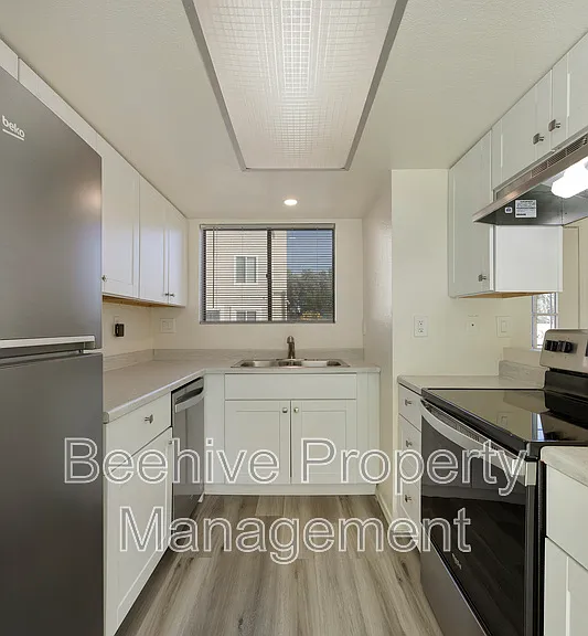 2732 E Culver St #1 — Photo 17