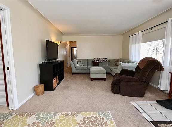 3rd image of 5444 Heather Ln