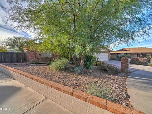 4th image of 4521 E Emelita Ave