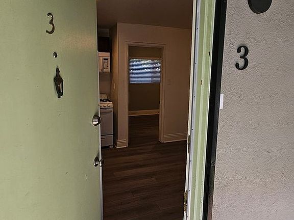 3rd image of 225 Redwood St APT 3