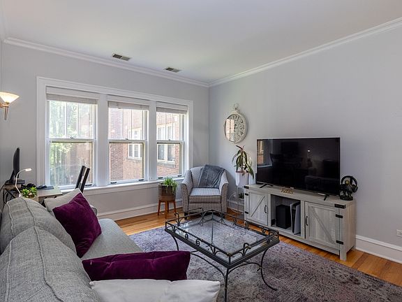 4th image of 221 N Oak Park Ave APT 2W