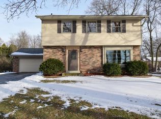 300 S Rosedale Dr, Brookfield, WI 53005