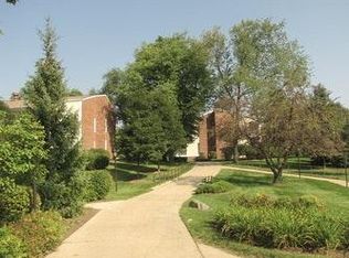 1621 Cliffview Dr, Rochester Hills, MI 48306