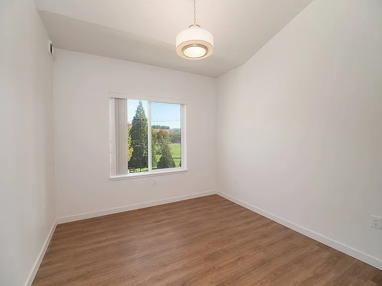 Sunshine Park Apartments — Photo 17