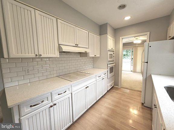 5th image of 7203 Statecrest Dr