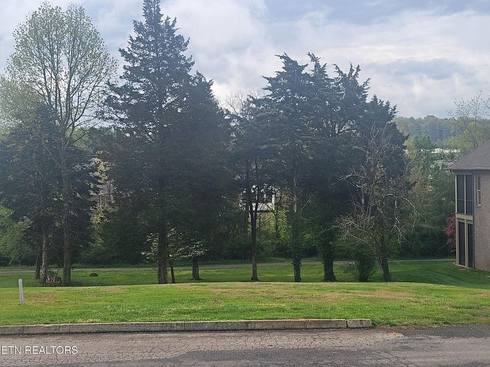 1st image of 643 Maclaren Way