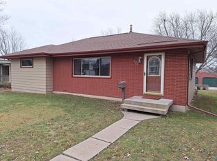 806 N 7th St, Virginia, MN 55792