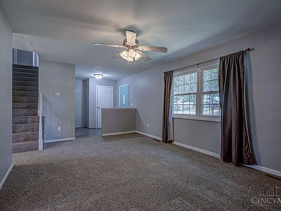 4th image of 2341 Queen Mary Ln