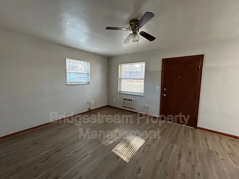 226 E Nottingham Rd #C — Photo 4