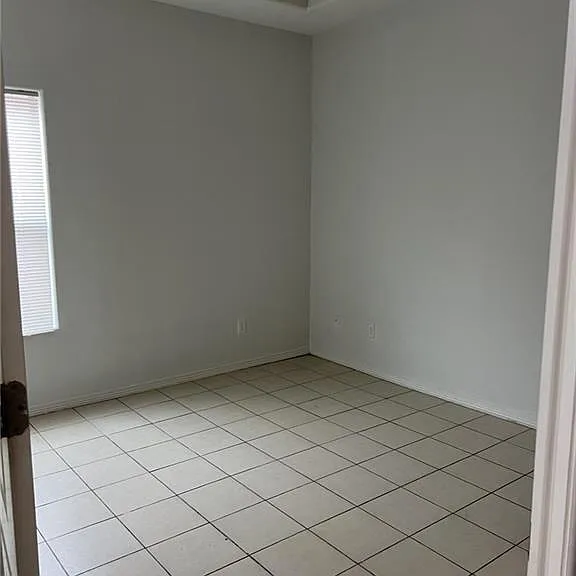 3005 E Diamond Head Ave #A — Photo 4