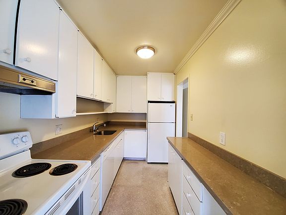 3rd image of 847 N Humboldt St APT 315